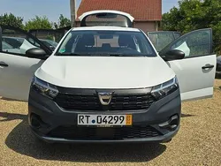 Alb Utilizat 2021 Dacia Sandero Essentiel Hatchback | 7.990 EUR (Preț bun)