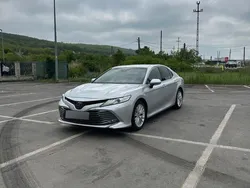 Gri Utilizat 2019 Toyota Camry Executive Berlinǎ | 16.000 EUR