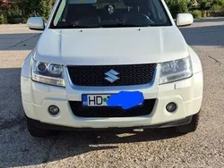 Alb Utilizat 2009 Suzuki Grand Vitara SUV | 5.500 EUR