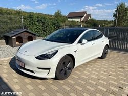 Culoarealb Utilizat 2020 Tesla Model 3 Berlinǎ | 22.200 EUR (Preț bun)