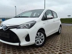 Utilizat 2016 Toyota Yaris Hybrid Berlinǎ | 7.590 EUR
