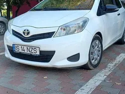 Alb Utilizat 2014 Toyota Yaris Hatchback | 5.000 EUR (Preț OK)