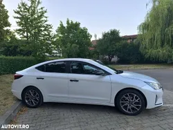Alb Utilizat 2019 Hyundai Elantra Berlinǎ | 10.700 EUR (Preț OK)