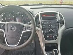 Gri Utilizat 2011 Opel Astra Break | 3.900 EUR (Puțin scump)