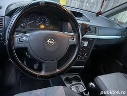 Utilizat 2005 Opel Meriva Monovolum | 1.200 EUR (Preț bun)