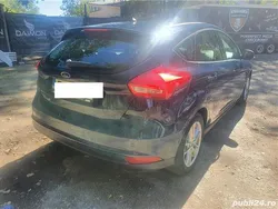 Albastru Utilizat 2017 Ford Focus Hatchback | 7.099 EUR (Preț bun)