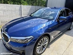 Culoarealbastru Utilizat 2020 BMW 530e Sport Line Berlinǎ | 30.999 EUR (Preț bun)