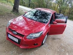 Rosu Utilizat 2012 Ford Focus Titanium Break | 5.600 EUR (Scump)