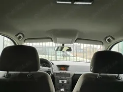 Negru Utilizat 2005 Opel Astra GTC Hatchback | 1.500 EUR