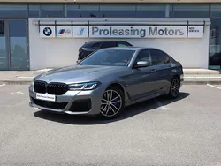 Skyscraper grey metallic metalizat Utilizat 2023 BMW 545e Comfort Edition Berlinǎ | 54.750 EUR (Preț OK)