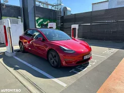Rosu Utilizat 2021 Tesla Model 3 Long Range Berlinǎ | 29.900 EUR (Preț OK)