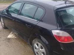 Utilizat 2006 Opel Astra Hatchback | 2.000 EUR