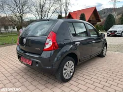 Albastru Utilizat 2009 Dacia Sandero Lauréate Hatchback | 2.890 EUR