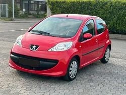 Rosu Utilizat 2007 Peugeot 107 Hatchback | 3.100 EUR