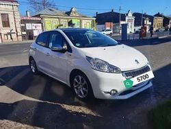 Utilizat 2015 Peugeot 208 Hatchback | 5.700 EUR (Puțin scump)