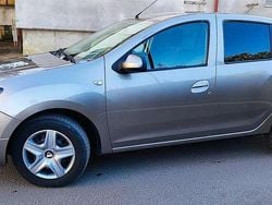 Culoaregalbeuriu Utilizat 2014 Dacia Sandero Lauréate Hatchback | 4.990 EUR (Preț OK)
