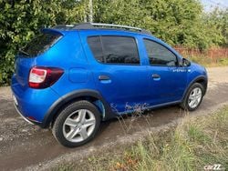 Albastru Utilizat 2015 Dacia Sandero Stepway Hatchback | 6.400 EUR