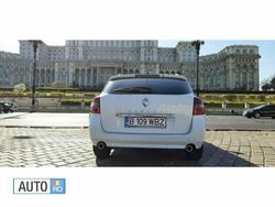 Alb Utilizat 2010 Renault Laguna III Break | 5.890 EUR (Scump)