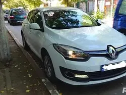 Alb Utilizat 2014 Renault Mégane III Hatchback | 3.950 EUR (Preț bun)