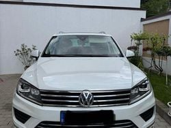 Culoarealb Utilizat 2015 VW Touareg Supreme SUV | 17.000 EUR (Super Preț)