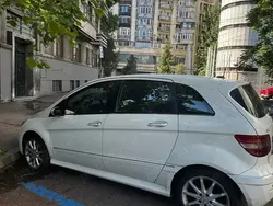 Utilizat 2008 Mercedes 180 Berlinǎ | 3.300 EUR