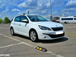Alb Utilizat 2017 Peugeot 308 Active Hatchback | 5.990 EUR (Preț bun)