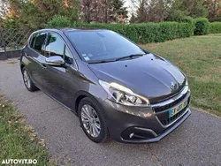 Gri Utilizat 2018 Peugeot 208 Allure Hatchback | 6.999 EUR (Super Preț)