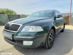 Culoareverde Utilizat 2008 Skoda Octavia Elegance Hatchback | 4.100 EUR (Preț OK)