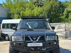 Albastru Utilizat 2001 Nissan Patrol SUV | 11.500 EUR