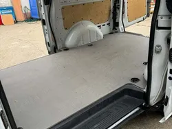 Alb Utilizat 2019 Mercedes Vito Monovolum | 16.500 EUR (Preț OK)