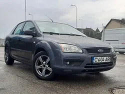 Gri Utilizat 2005 Ford Focus Trend Berlinǎ | 2.100 EUR (Preț OK)