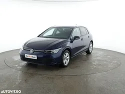 Albastru inchis metalic Utilizat 2023 VW Golf VIII Life Hatchback | 27.200 EUR (Puțin scump)