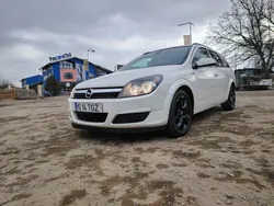 Alb Utilizat 2007 Opel Astra Hatchback | 1.700 EUR (Preț OK)