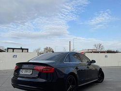 Culoarenegru Utilizat 2013 Audi A4 Comfort Berlinǎ | 11.000 EUR (Preț OK)