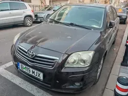 Rosu Utilizat 2006 Toyota Avensis Berlinǎ | 1.000 EUR (Preț bun)
