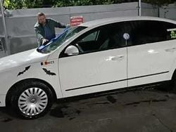 Alb Utilizat 2010 VW Passat Berlinǎ | 3.150 EUR (Preț bun)