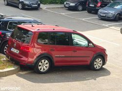 Rosu Utilizat 2014 VW Touran Highline Monovolum | 9.500 EUR (Puțin scump)