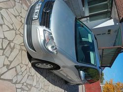 Utilizat 2010 VW Touran Monovolum | 4.150 EUR (Preț OK)