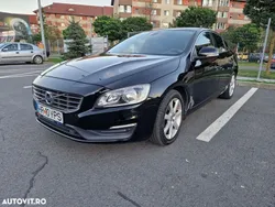 Negru Utilizat 2017 Volvo S60 Momentum Berlinǎ | 10.300 EUR