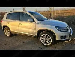 Auriu Utilizat 2015 VW Tiguan SUV | 13.000 EUR (Preț bun)