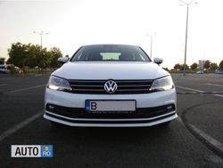Alb Utilizat 2015 VW Jetta Berlinǎ | 12.500 EUR