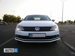 Alb Utilizat 2015 VW Jetta Berlinǎ | 12.500 EUR