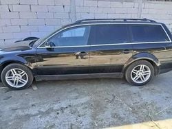 Utilizat 2005 VW Passat Break | 2.300 EUR (Puțin scump)