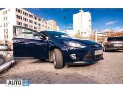 Albastru Utilizat 2011 Ford Focus Berlinǎ | 5.650 EUR (Scump)