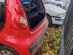 Utilizat 2008 Peugeot 1007 Monovolum | 1.400 EUR