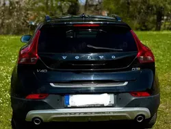 Negru Utilizat 2014 Volvo V40 CC Break | 12.200 EUR
