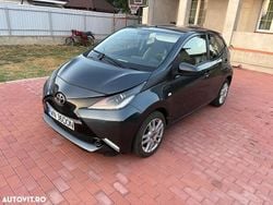 Culoaregri Utilizat 2015 Toyota Aygo Play Hatchback | 5.600 EUR (Preț bun)