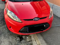 Roșu Utilizat 2009 Ford Fiesta Hatchback | 3.000 EUR (Preț OK)