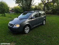Gri Utilizat 2007 VW Touran Highline Monovolum | 2.800 EUR (Preț bun)