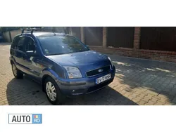Albastru Utilizat 2005 Ford Fusion Hatchback | 1.700 EUR (Preț bun)